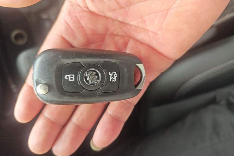 Used Buick Verano 2018 Sedan 20T Dual-Clutch Leading Model Vehicle Key