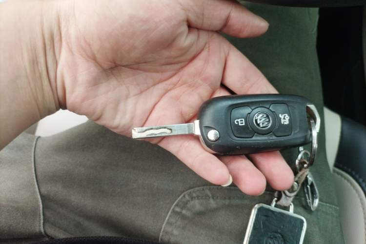 Used Buick Verano 2018 Sedan 15S Automatic Leading Model Vehicle Key