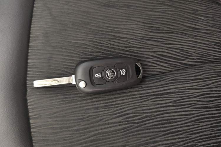 Used Buick Verano 2018 Sedan 20T Dual-Clutch Leading Model Vehicle Key