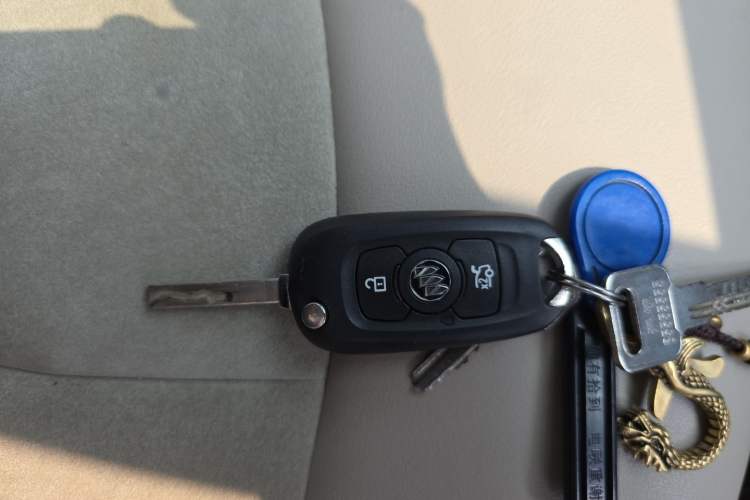 Used Buick Verano 2018 Sedan 15S Automatic Leading Model Vehicle Key