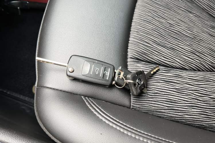Used Buick Verano 2018 Sedan 20T Dual-Clutch Leading Model Vehicle Key