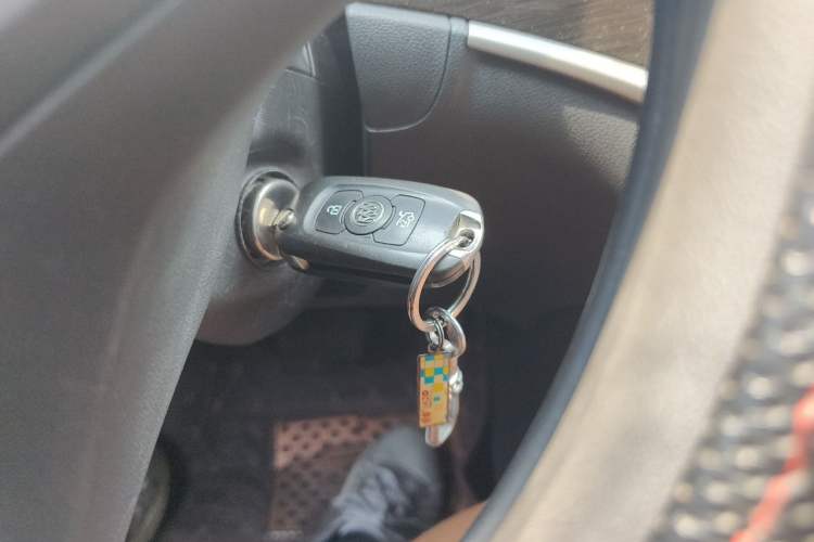 Used Buick Verano 2018 Sedan 20T Dual-Clutch Leading Model Vehicle Key