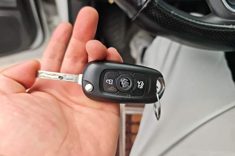Used Buick Verano 2018 Sedan 20T Dual-Clutch Leading Model Vehicle Key