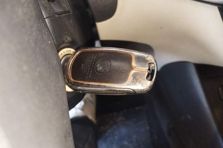 Used Buick Verano 2018 Sedan 15S Manual Leading Model Vehicle Key