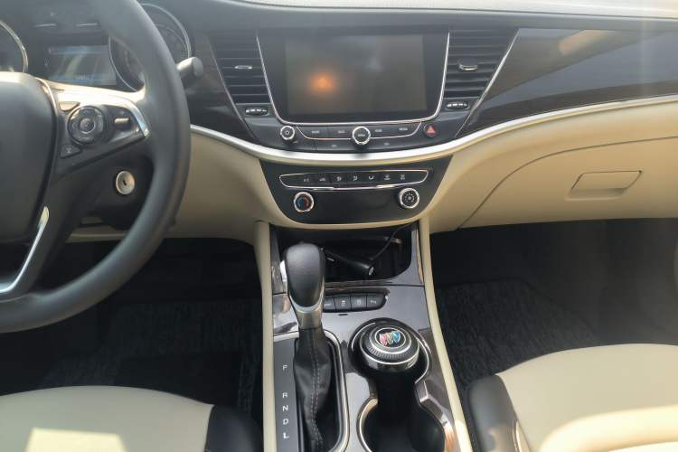 Used Buick Verano 2018 Sedan 15S Automatic Leading Model Audio And AC Panel
