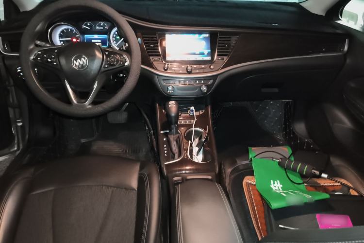 Used Buick Verano 2018 Sedan 20T Dual-Clutch Leading Model Center Console