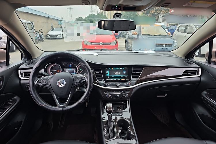 Used Buick Verano 2018 Sedan 20T Dual-Clutch Leading Model Center Console
