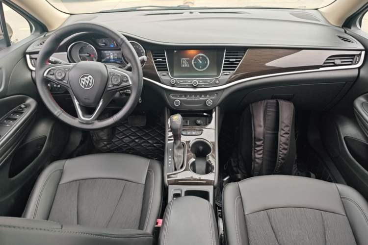 Used Buick Verano 2018 Sedan 20T Dual-Clutch Leading Model Center Console