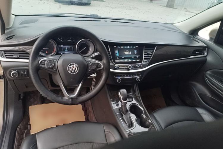 Used Buick Verano 2018 Sedan 20T Dual-Clutch Leading Model Center Console