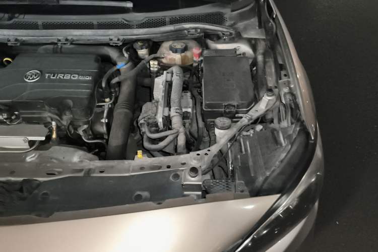 Used Buick Verano 2018 Sedan 20T Dual-Clutch Leading Model Engine Bay Left