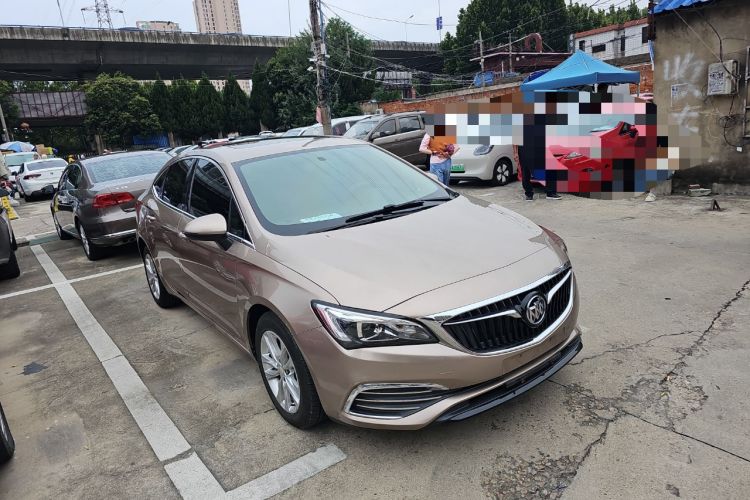 Used Buick Verano 2018 Sedan 20T Dual-Clutch Leading Model Front Right 45 Deg
