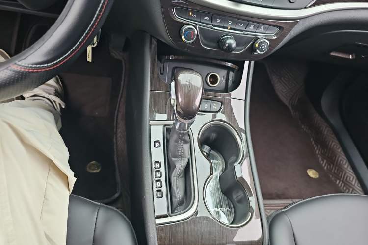 Used Buick Verano 2018 Sedan 20T Dual-Clutch Leading Model Gear Lever