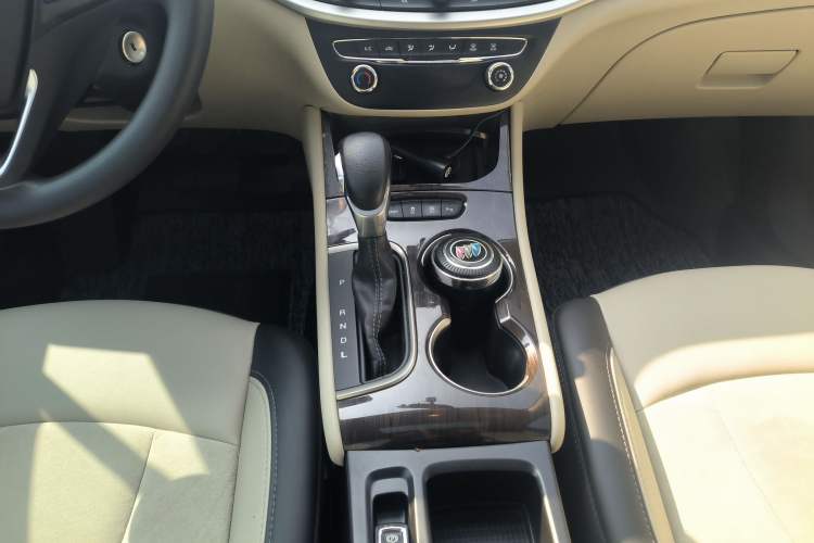 Used Buick Verano 2018 Sedan 15S Automatic Leading Model Gear Lever