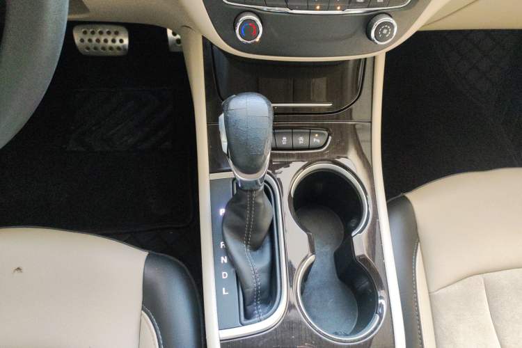 Used Buick Verano 2018 Sedan 15S Automatic Leading Model Gear Lever