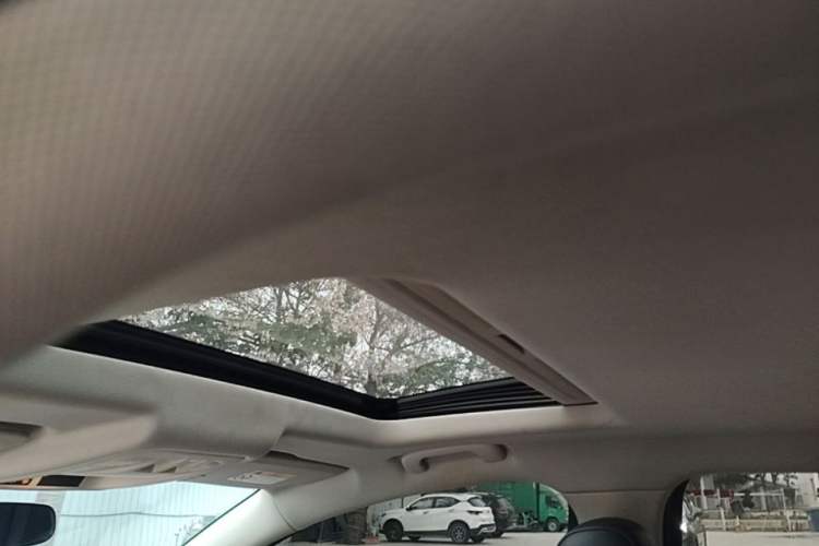 Used Buick Verano 2018 Sedan 20T Dual-Clutch Leading Model Headliner