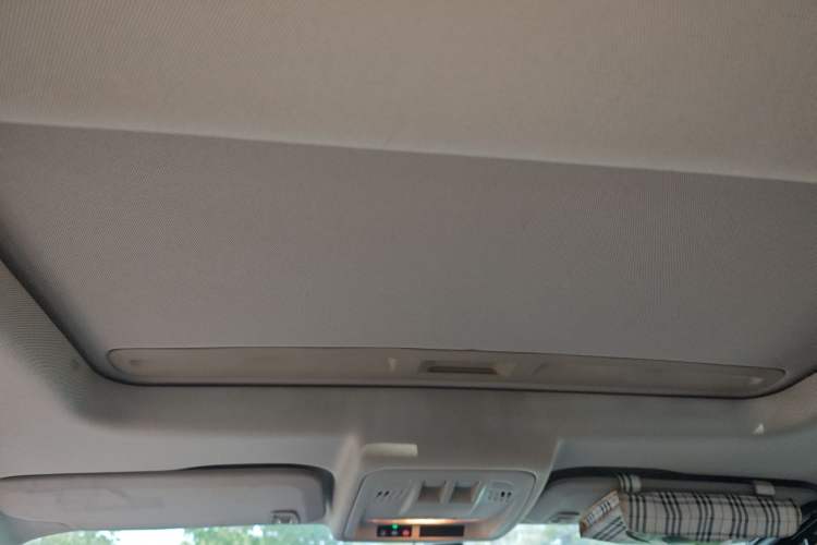 Used Buick Verano 2018 Sedan 20T Dual-Clutch Leading Model Headliner