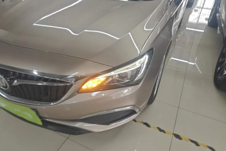 Used Buick Verano 2018 Sedan 15S Automatic Entry Model Left Front Headlight