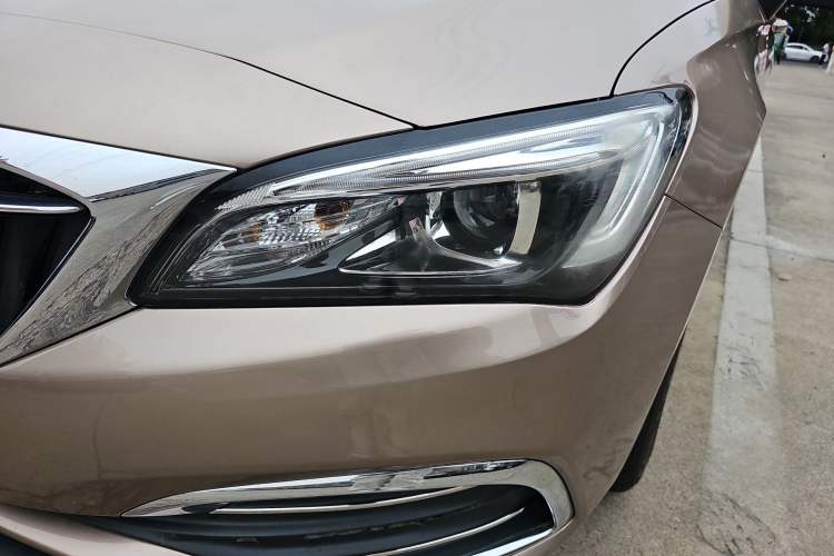 Used Buick Verano 2018 Sedan 20T Dual-Clutch Leading Model Left Front Headlight