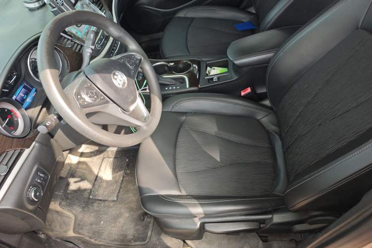 Used Buick Verano 2018 Sedan 20T Dual-Clutch Leading Model Left Front Seat