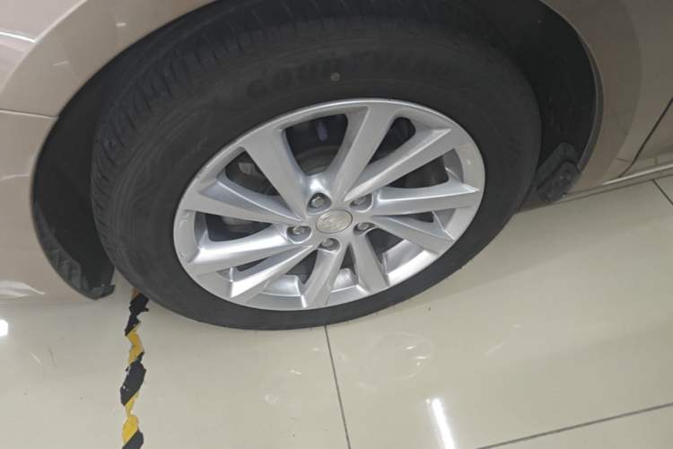 Used Buick Verano 2018 Sedan 15S Automatic Entry Model Left Front Wheel Hub