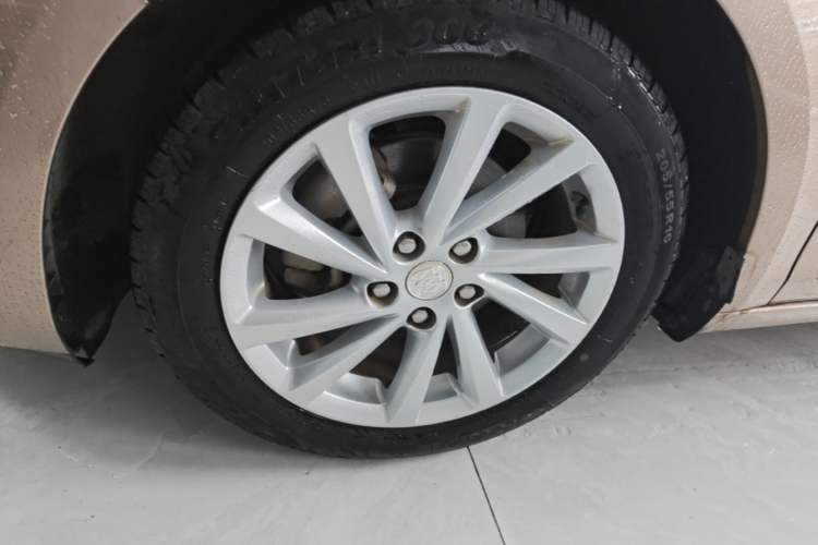Used Buick Verano 2018 Sedan 15S Automatic Entry Model Left Front Wheel Hub
