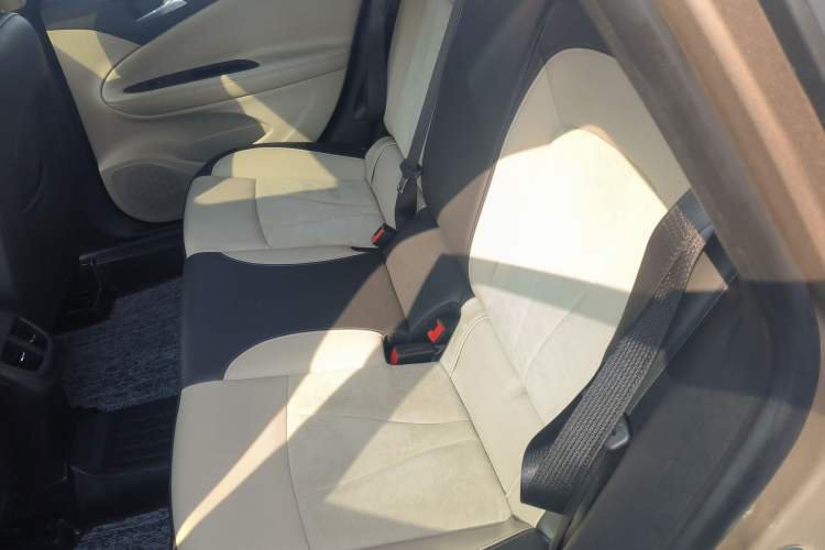 Used Buick Verano 2018 Sedan 15S Automatic Leading Model Left Rear Seat
