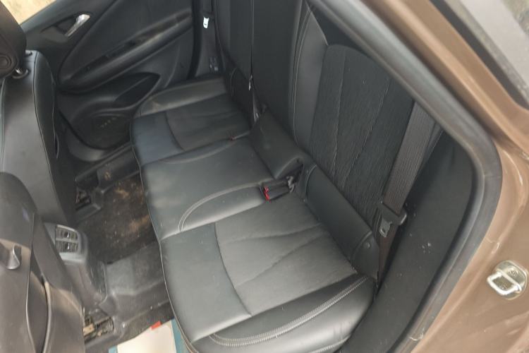 Used Buick Verano 2018 Sedan 20T Dual-Clutch Leading Model Left Rear Seat