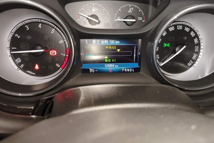 Used Buick Verano 2018 Sedan 20T Dual-Clutch Leading Model Odometer Close Up