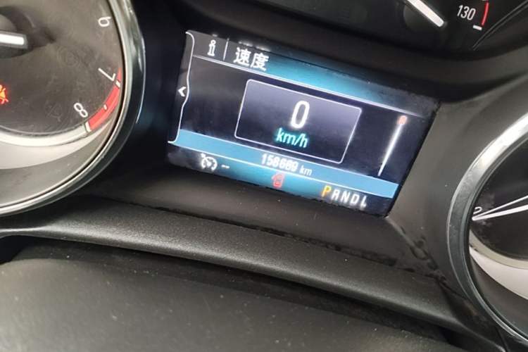 Used Buick Verano 2018 Sedan 20T Dual-Clutch Leading Model Odometer Close Up