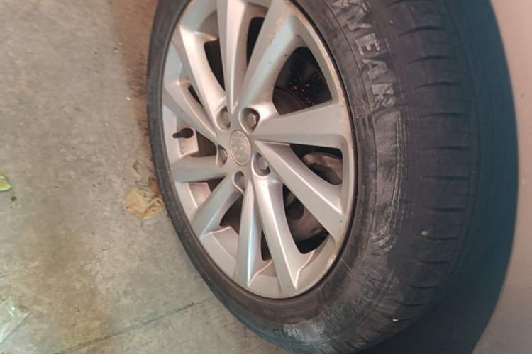 Used Buick Verano 2018 Sedan 15S Automatic Entry Model Right Front Wheel Hub