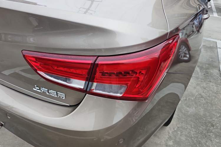 Used Buick Verano 2018 Sedan 20T Dual-Clutch Leading Model Right Rear Taillight
