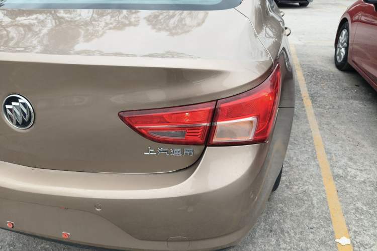 Used Buick Verano 2018 Sedan 15S Automatic Entry Model Right Rear Taillight