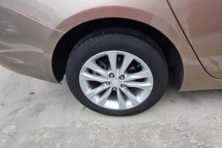 Used Buick Verano 2018 Sedan 20T Dual-Clutch Leading Model Right Rear Wheel Hub