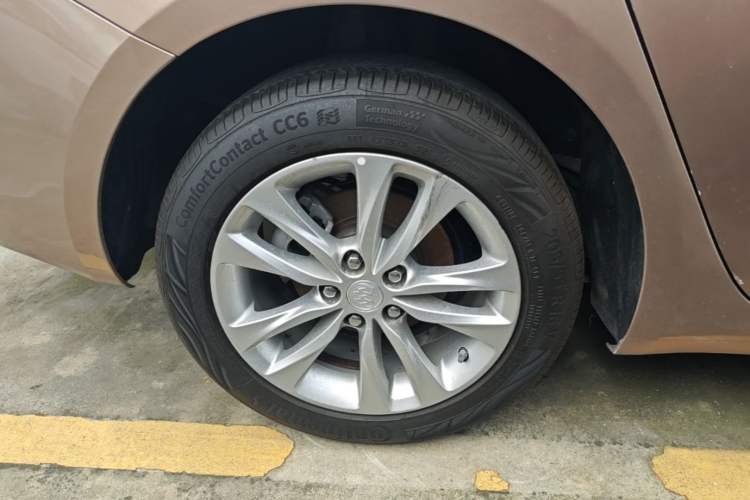 Used Buick Verano 2018 Sedan 20T Dual-Clutch Leading Model Right Rear Wheel Hub