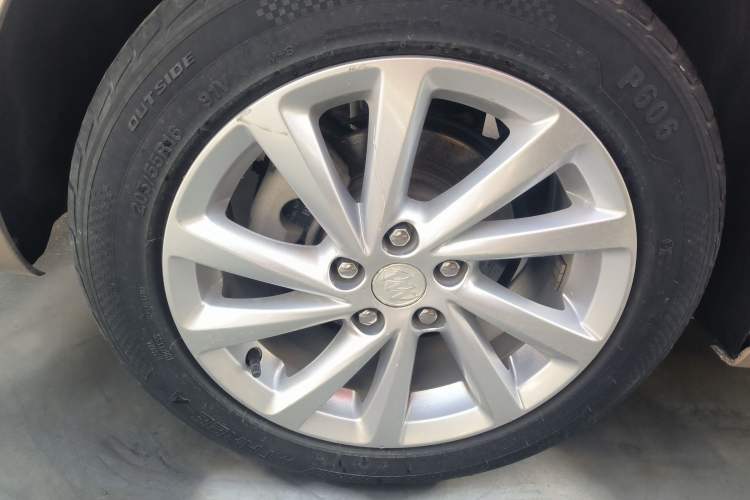 Used Buick Verano 2018 Sedan 15S Automatic Leading Model Right Rear Wheel Hub