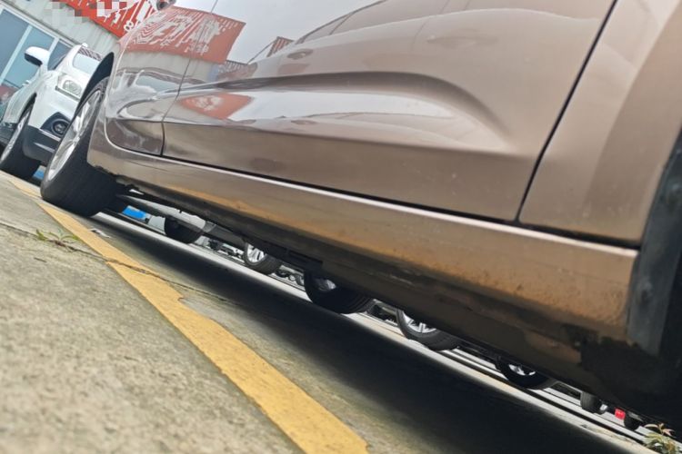 Used Buick Verano 2018 Sedan 20T Dual-Clutch Leading Model Right Side Sill