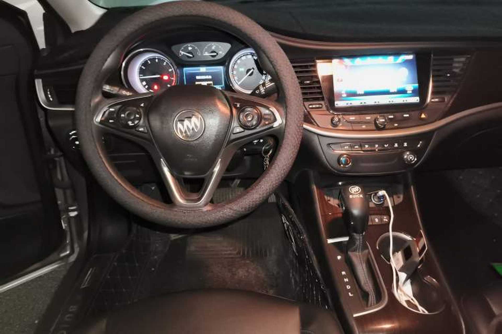 Used Buick Verano 2018 Sedan 20T Dual-Clutch Leading Model Steering Wheel