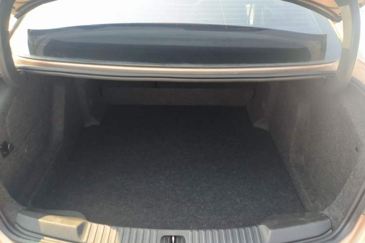 Used Buick Verano 2018 Sedan 15S Automatic Leading Model Trunk