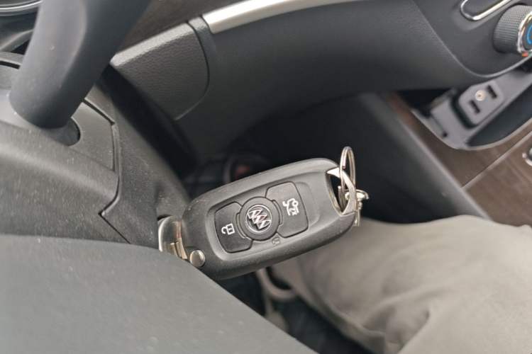 Used Buick Verano 2018 Sedan 20T Dual-Clutch Leading Model Vehicle Key