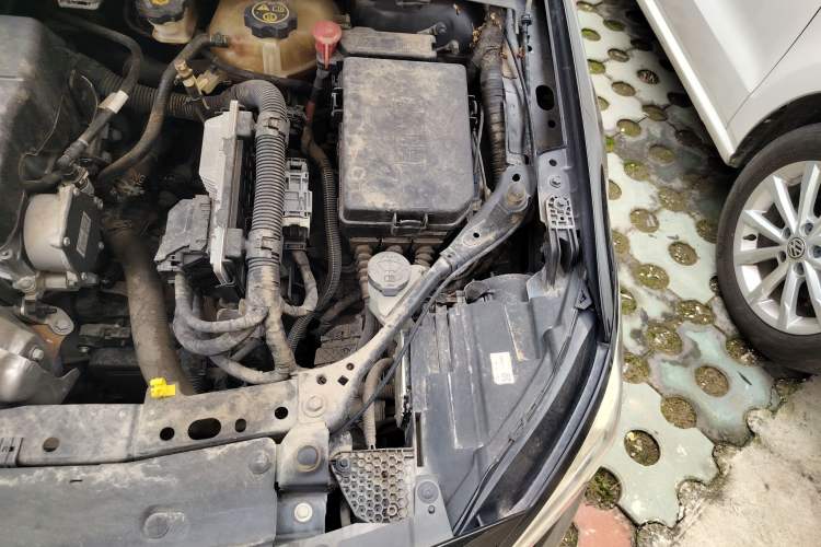Used Buick Verano 2019 Sedan 15S Automatic Leading Model Engine Bay Left