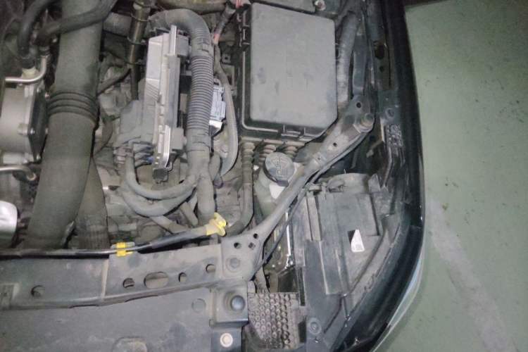 Used Buick Verano 2019 Sedan 20T Dual-Clutch Elite Model Engine Bay Left