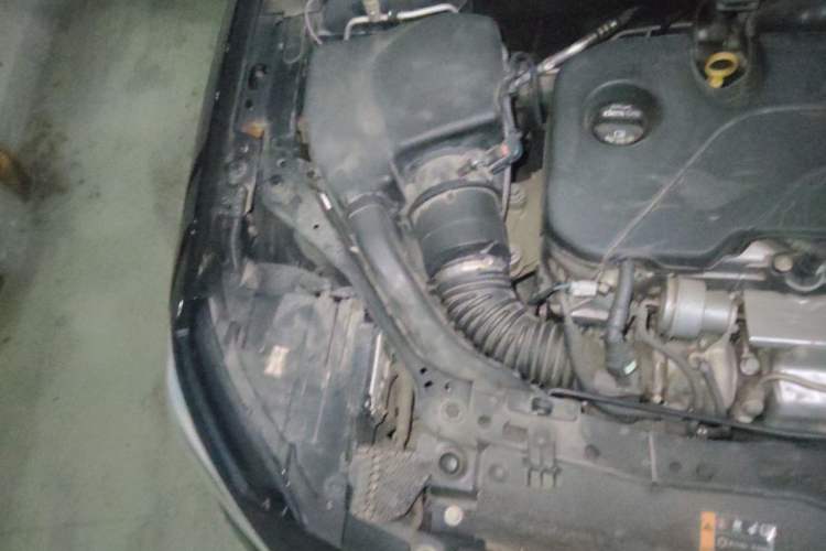Used Buick Verano 2019 Sedan 20T Dual-Clutch Elite Model Engine Bay Right