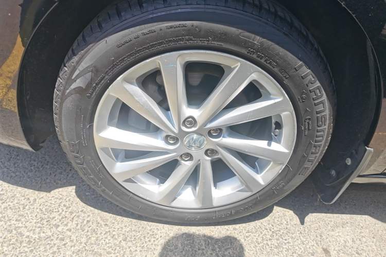 Used Buick Verano 2019 Sedan 15S Automatic Leading Model Exterior 4