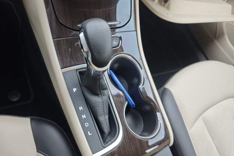 Used Buick Verano 2019 Sedan 15S Automatic Leading Model Gear Lever