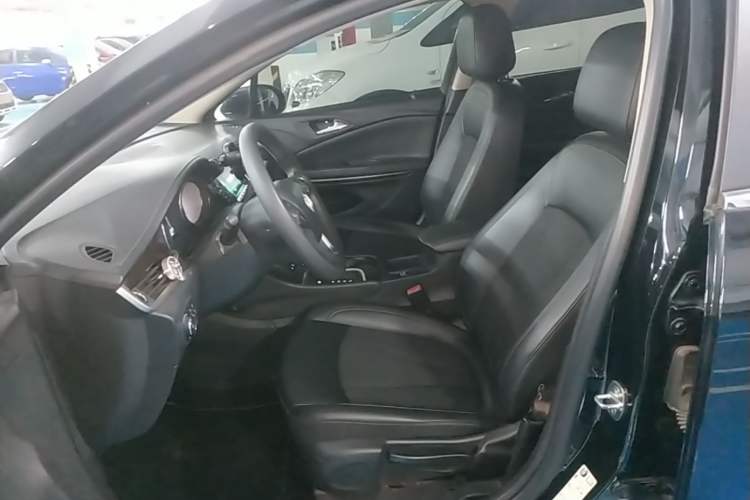 Used Buick Verano 2019 Sedan 20T Dual-Clutch Leading Model Left Front Seat
