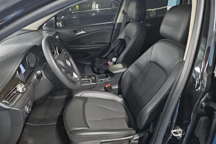 Used Buick Verano 2019 Sedan 20T Dual-Clutch Leading Model Left Front Seat