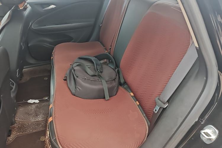 Used Buick Verano 2019 Sedan 20T Dual-Clutch Leading Model Left Rear Seat