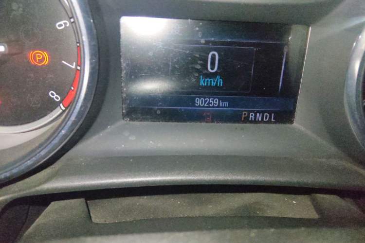 Used Buick Verano 2019 Sedan 20T Dual-Clutch Elite Model Odometer Close Up