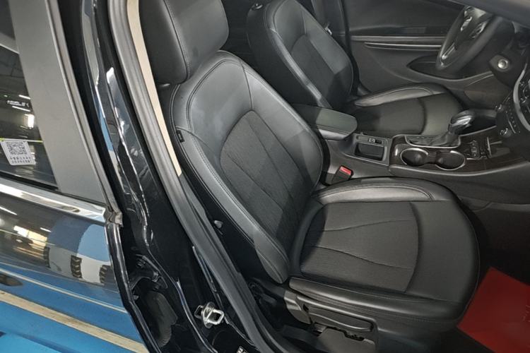 Used Buick Verano 2019 Sedan 20T Dual-Clutch Leading Model Right Front Seat