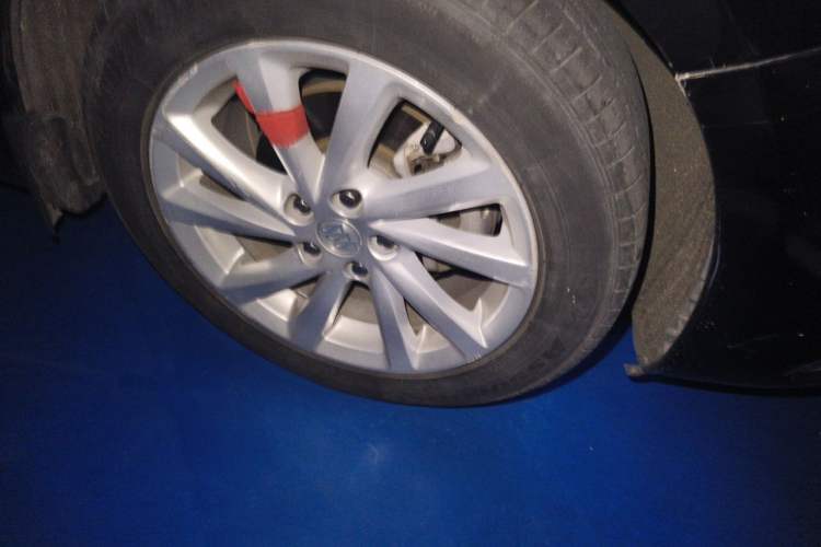 Used Buick Verano 2019 Sedan 15S Automatic Leading Model Right Front Wheel Hub